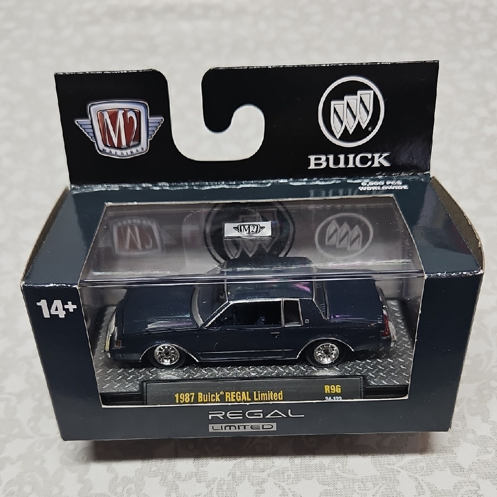 M2 Machines 1987 Buick Regal Limited Premium Die-cast Car R96 24-123